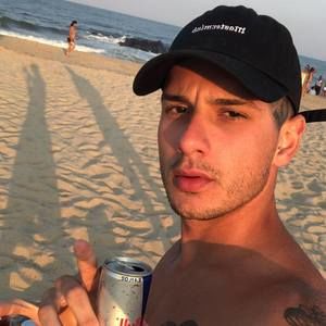 Meet your Posher, Claudio